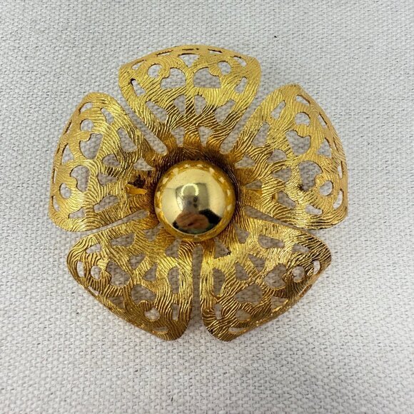Vintage Flower Brooch Gold-Tone‎ 3D Retro Mid-Century Classic Old Money - Picture 1 of 6